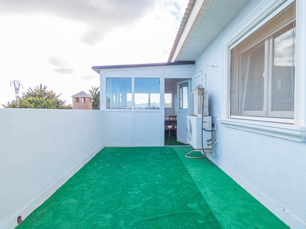 Magnifique villa de campagne rénovée avec 7 chambres, 7 salles de bains, climatisation, chauffage central, double garage et piscine privée chauffée